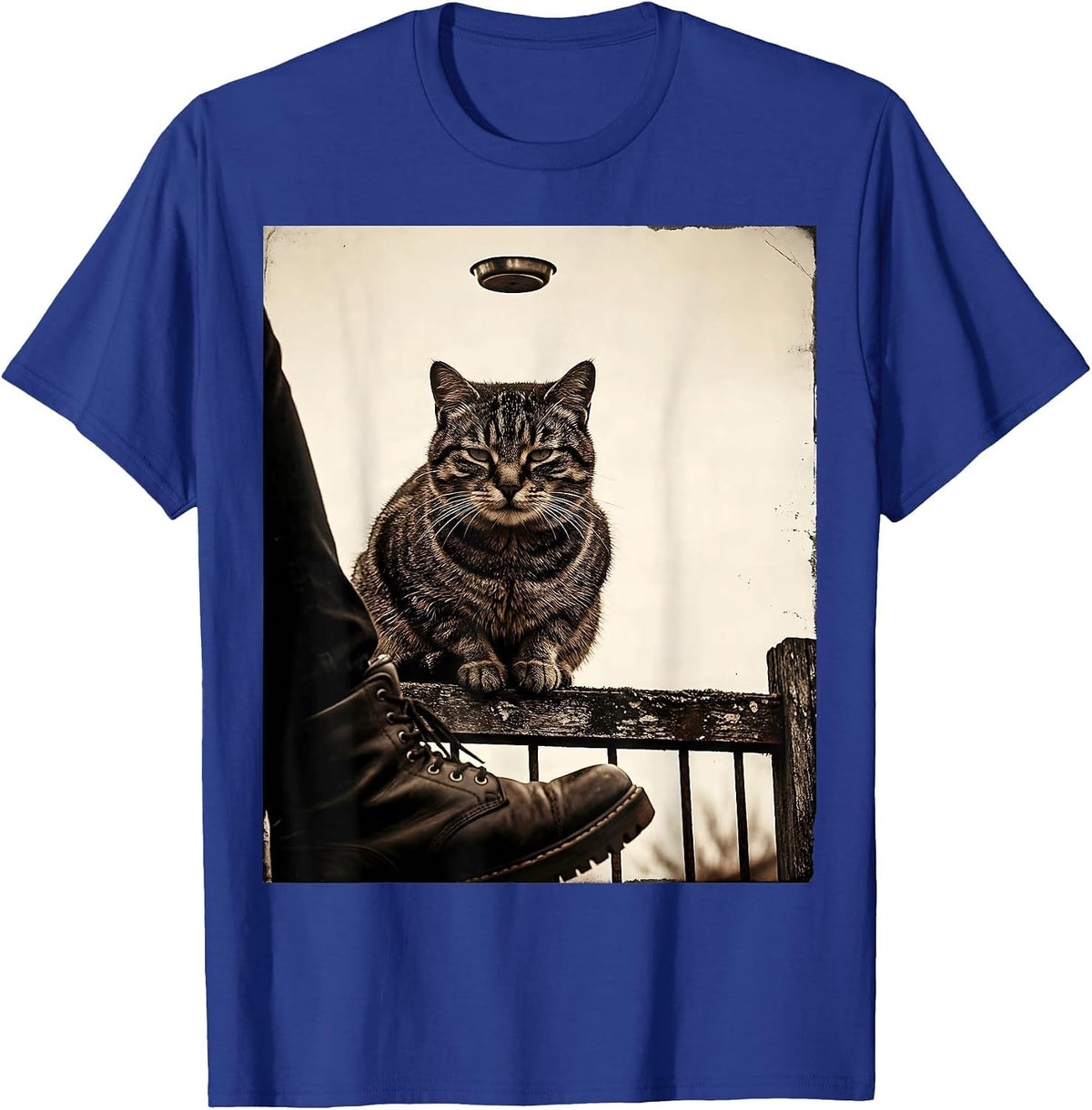 Tabby Cat UFO Vintage Funny Cat Lover Gift T-Shirt - Royal Blue